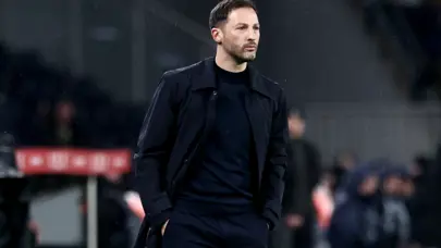 Domenico Tedesco santrfor tartışmalarına noktayı koydu Domenico Tedesco santrfor tartışmalarına noktayı koydu