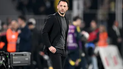 Tedesco, Rizespor maçından önce Galatasaray derbisini işaret etti: "Finali oynamak istiyorsak..." Tedesco, Rizespor maçından önce Galatasaray derbisini işaret etti: "Finali oynamak istiyorsak..."