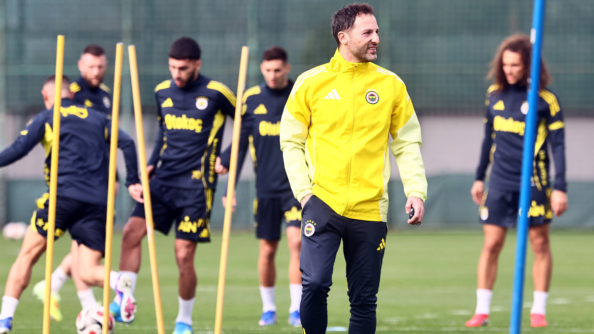 Fenerbahçe, Beşiktaş derbisi öncesi kampa girdi