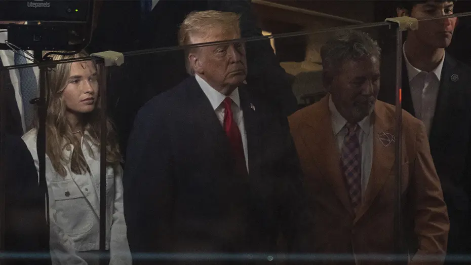 Donald Trump'a şok tepki! ABD tarihine geçtiği statta uzun süre yuhalandı - 3