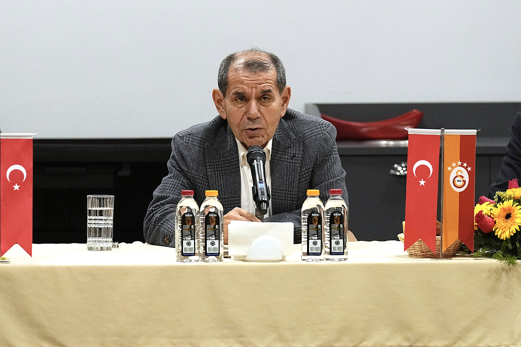 Dursun Özbek: "Galatasaray, Türkiye'nin en büyük ve önemli sivil toplum kuruluşlarından bir tanesi"