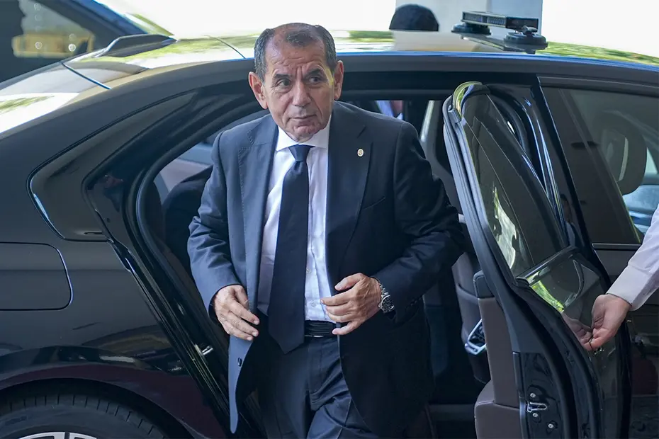 Dursun Özbek "Kulüp tarihinin rekoru" diyerek duyurdu ve müjdeyi verdi - 25