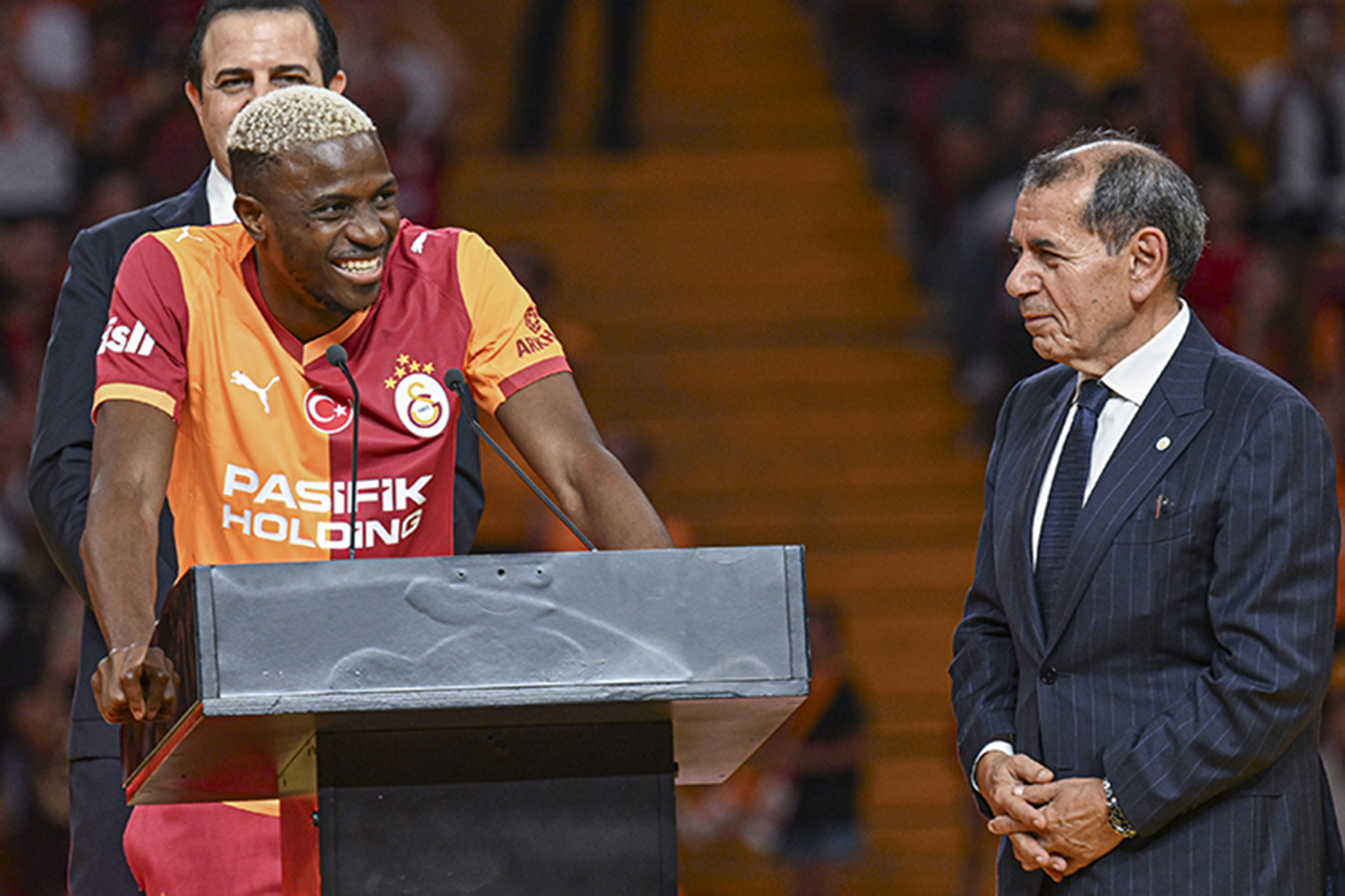 Ve Osimhen'den Dursun Özbek'e bomba Fenerbahçe açıklaması: Ameliyattan çıkar çıkmaz 2 cümle etti