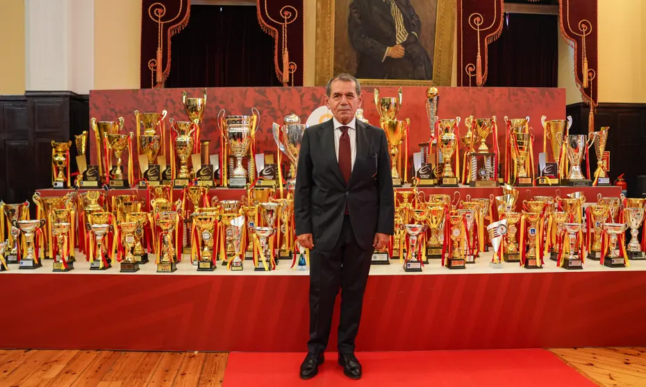 Dursun Özbek "Kulüp tarihinin rekoru" diyerek duyurdu ve müjdeyi verdi - 33