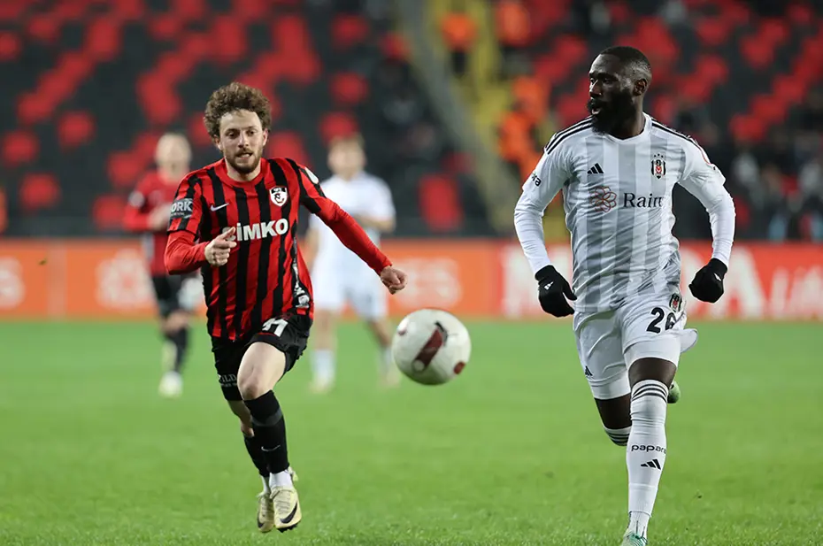 Beşiktaş'ta ayrılık yakın: Masuaku'nun menajeri transfer için Atina'ya gitti - 5 Beşiktaş'ta ayrılık yakın: Masuaku'nun menajeri transfer için Atina'ya gitti - 5