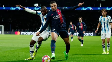 PSG ikinci yarıda bulduğu gollerle avantajı aldı