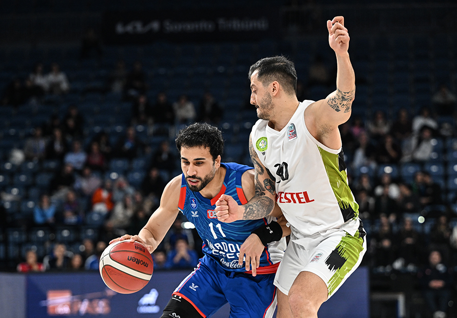 Anadolu Efes'ten 99 sayılık galibiyet