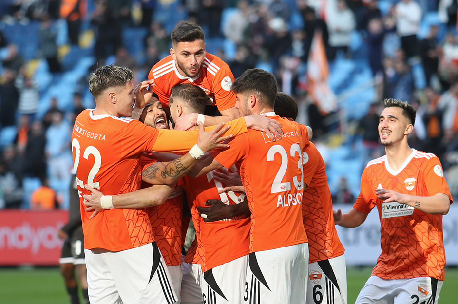 Adanaspor'dan "Maaşlar ödenmiyor" iddiasına cevap