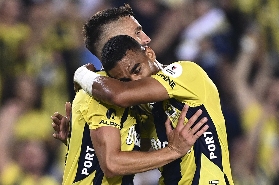 Fenerbahçe'ye derbi öncesi 2 müjde