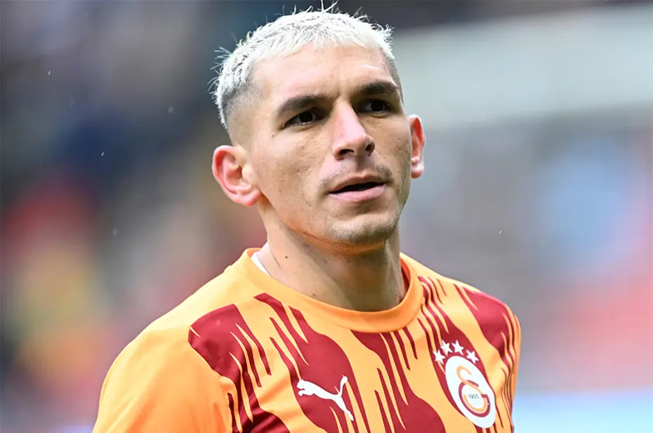 Galatasaray, Torreira'nın sözleşmesini 2028 yılına kadar uzattı - 6 Galatasaray, Torreira'nın sözleşmesini 2028 yılına kadar uzattı - 6