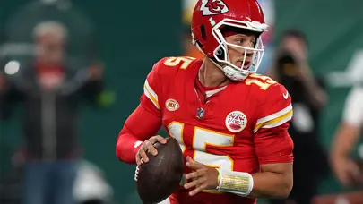 Tarihe geçti: Patrick Mahomes'tan NFL rekoru