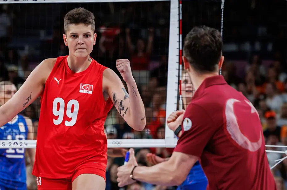 Takım ismi verdiler: Ebrar Karakurt, Türkiye'ye mi dönüyor? - 4 Takım ismi verdiler: Ebrar Karakurt, Türkiye'ye mi dönüyor? - 4