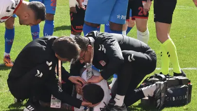 Sivasspor-Göztepe maçında talihsiz sakatlıklar: 2 futbolcu ambulansla hastaneye kaldırıldı