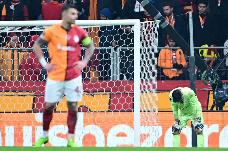 Hollanda basını, Galatasaray-AZ Alkmaar maçını konuşuyor: Aynı konuya değindiler - 2