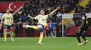 Fenerbahçeli Arda Güler'e Kayseri'de alkış ve tepki bir arada