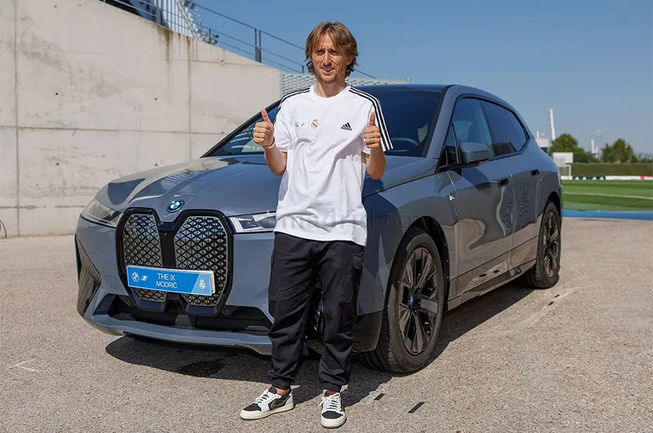 Arda Güler yeni arabasını teslim aldı: Real Madrid paylaştı - 9