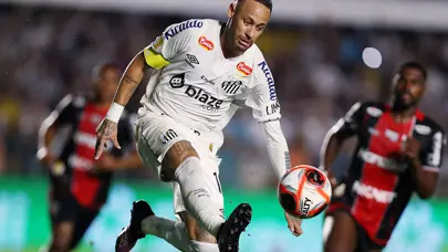 Neymar yuvada sahalara döndü