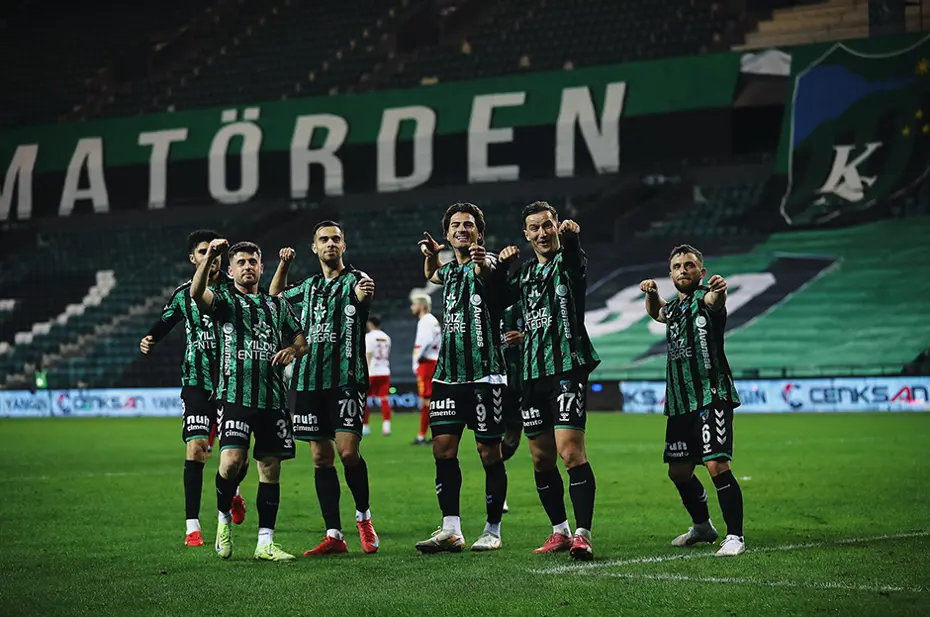 Süper Lig'e yükselen ilk takım belli oldu: Şampiyonluğu garantiledi - 4