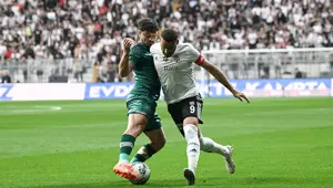Cenk Tosun gözyaşlarıyla sahadan çıktı! Dizinden sakatlandı zannedildi ama... Cenk Tosun gözyaşlarıyla sahadan çıktı! Dizinden sakatlandı zannedildi ama...