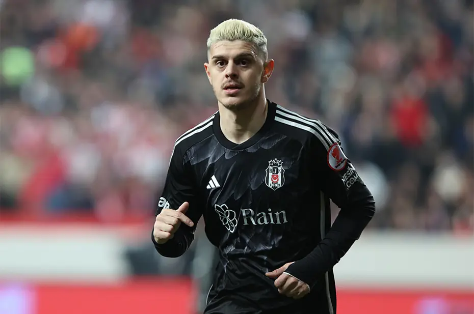 Beşiktaş'ta Bronckhorst, Süper Kupa maçının ilk 11'ini büyük ölçüde belirledi - 11