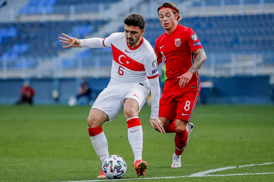 Serdal Adalı'nın "İstiyoruz" dediği futbolcu için Beşiktaş'ın ilk teklifi ortaya çıktı - 2 Serdal Adalı'nın "İstiyoruz" dediği futbolcu için Beşiktaş'ın ilk teklifi ortaya çıktı - 2