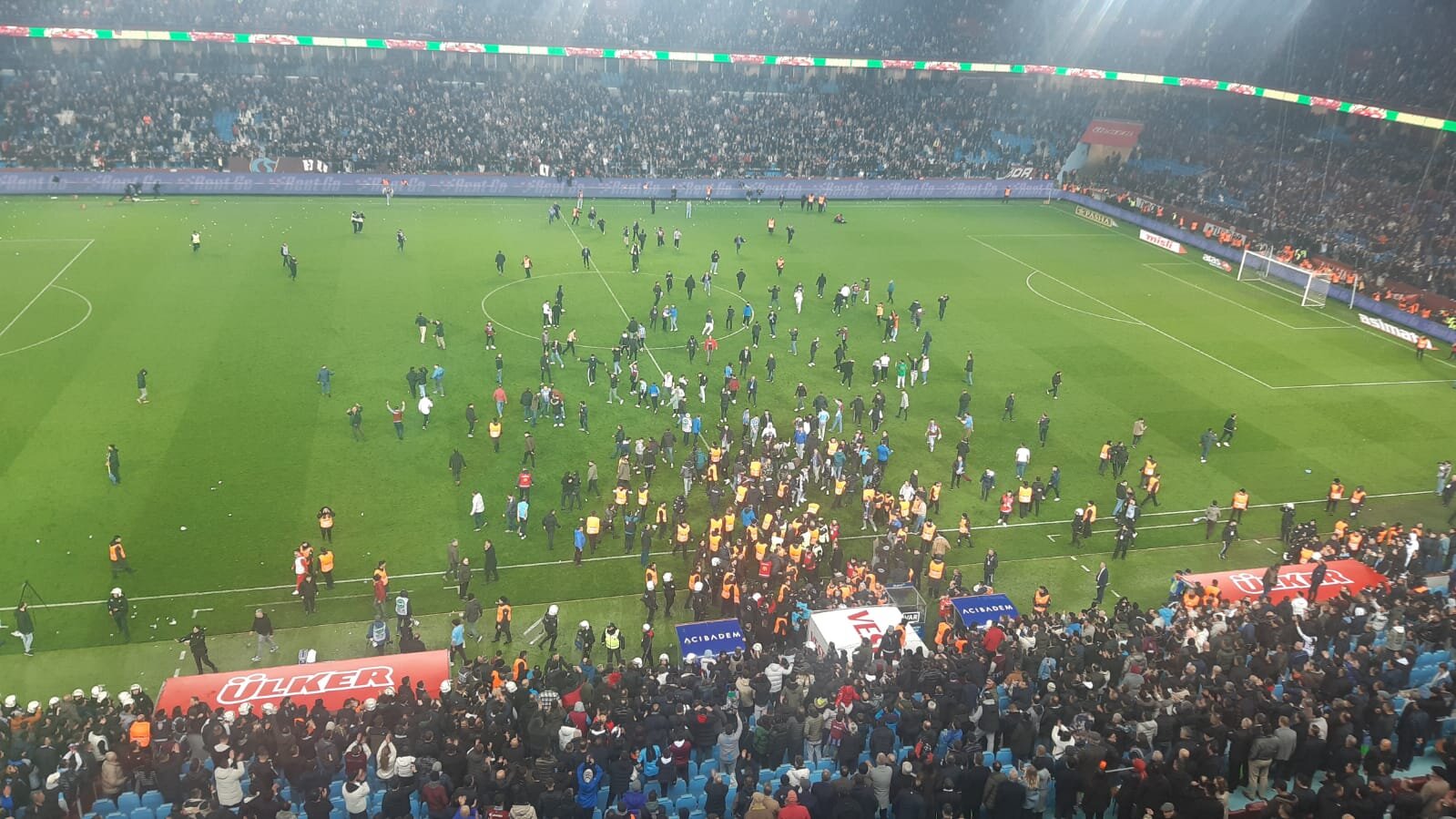 Bakan Tunç'tan olaylı maçla ilgili açıklama: 38 kişinin kimliği tespit edildi