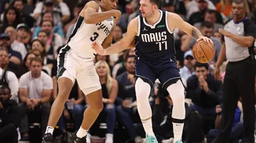 Luka Doncic sezona "triple-double" ile başladı