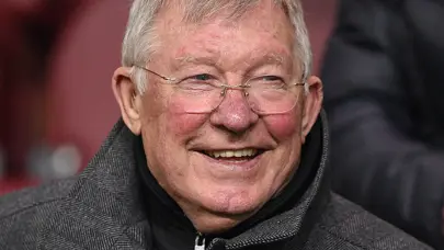 Manchester United'ın eski oyuncusu Paul McGrath: "Alex Ferguson emekli olmam için 100 bin Pound önerdi"