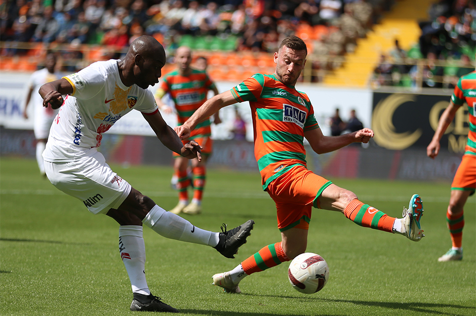 Alanyaspor seriyi sürdürdü: 3 puan uzatmalarda geldi