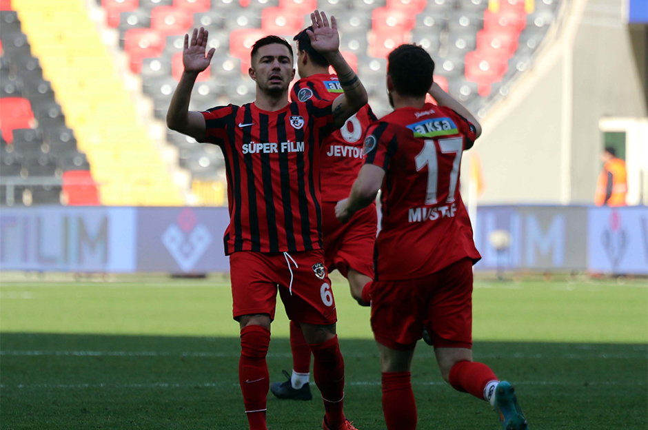 Alin Tosca'ya transfer izni