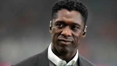 Clarence Seedorf'a canlı yayında Okan Buruk sürprizi