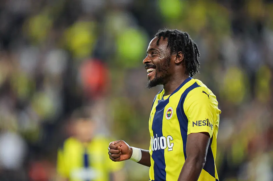 Fenerbahçe'nin yıldızından flaş hamle: Ailesini ülkesine gönderdi, evi boşaltıyor - 4 Fenerbahçe'nin yıldızından flaş hamle: Ailesini ülkesine gönderdi, evi boşaltıyor - 4