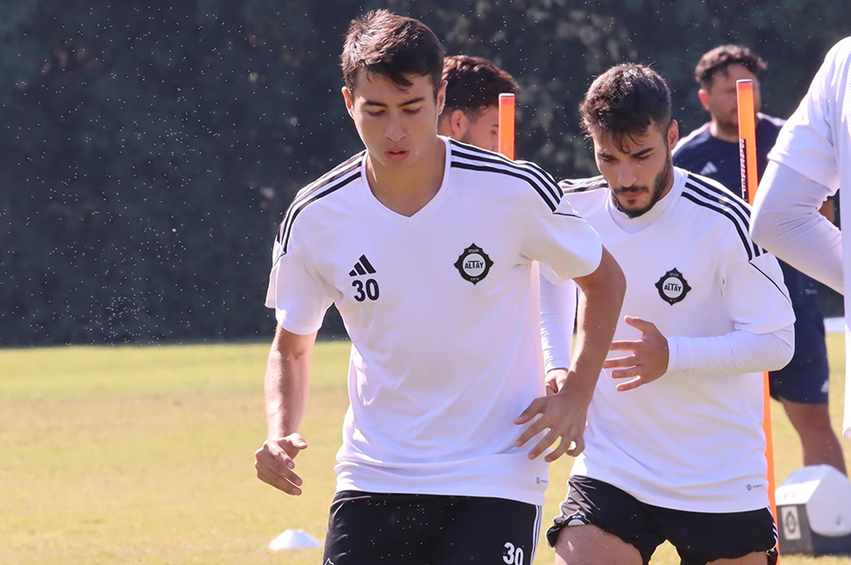 3. Lig'e düşen efsane kulübün genç stoperi Süper Lig yolunda