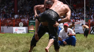 663. Tarihi Kırkpınar Yağlı Güreşleri başpehlivanlık birinci tur müsabakaları yapıldı