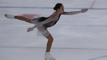 Uluslararası Gençler Artistik Buz Pateni Grand Prix'de ikinci gün mücadeleleri yapıldı