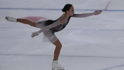 Uluslararası Gençler Artistik Buz Pateni Grand Prix'de ikinci gün mücadeleleri yapıldı