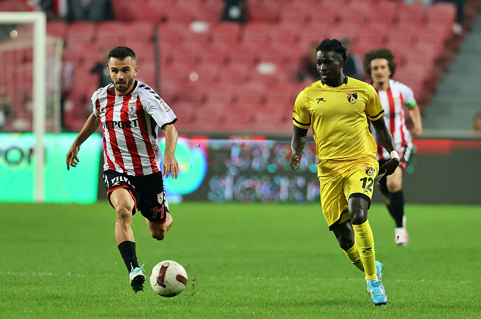 Samsunspor yine duraklamada güldü