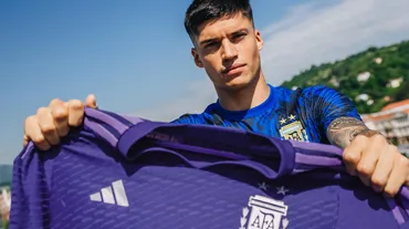 Transferine yaklaşık 78 milyon Euro ödenen forveti Fenerbahçe'ye yazdılar