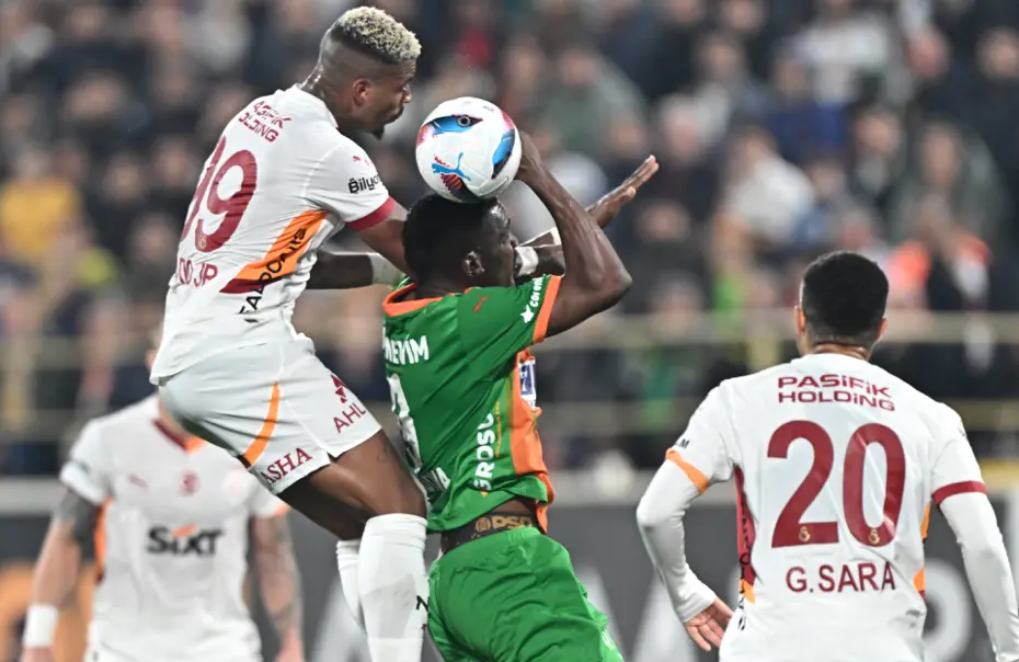 Okan Buruk'tan ilk 11'de yeni karar: Yıldız ismi kulübeye alacak - 4 Okan Buruk'tan ilk 11'de yeni karar: Yıldız ismi kulübeye alacak - 4