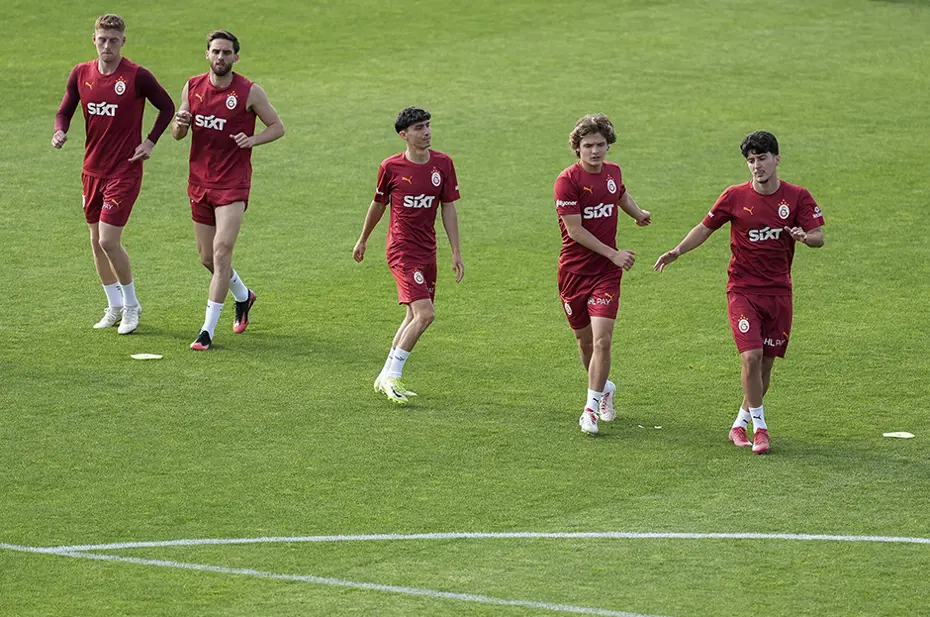 Galatasaray antrenmanında talihsiz an - 3 Galatasaray antrenmanında talihsiz an - 3