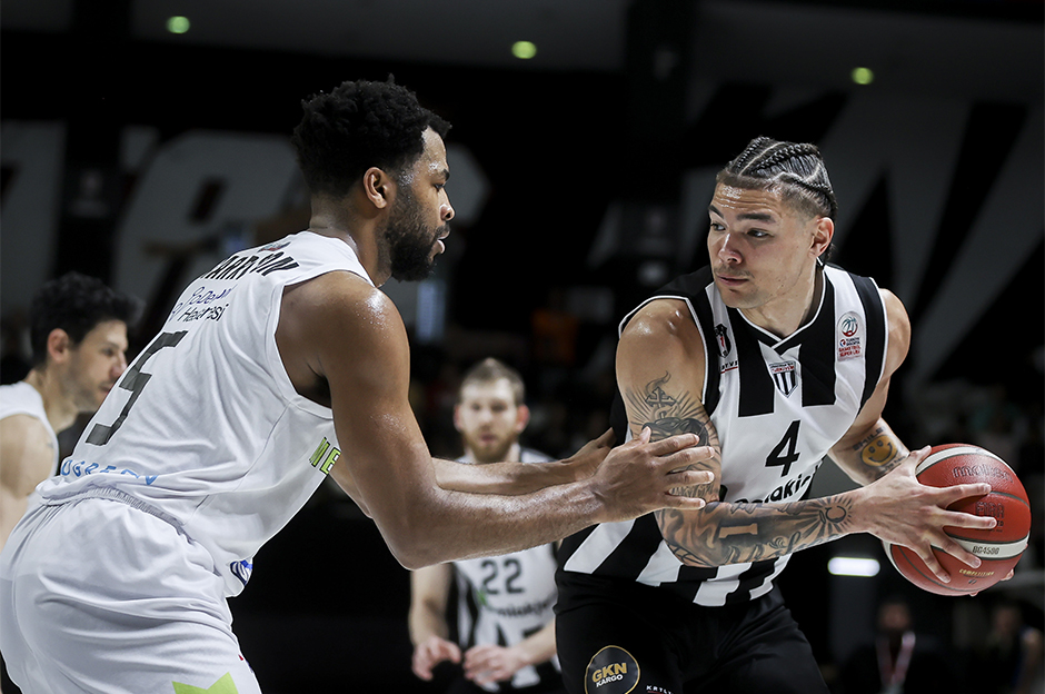 Beşiktaş Emlakjet evinde kazandı