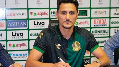 Mustafa Pektemek'ten sürpriz transfer: 1+1 yıllık sözleşme imzaladı