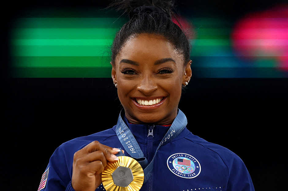 Simone Biles atlama masasında altın madalyanın sahibi oldu