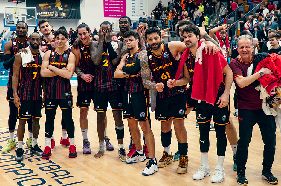 Galatasaray, Şampiyonlar Ligi'nde yarı final kapısını araladı