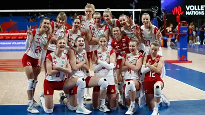 Polonya, Hollanda karşısında set vermeden kazandı