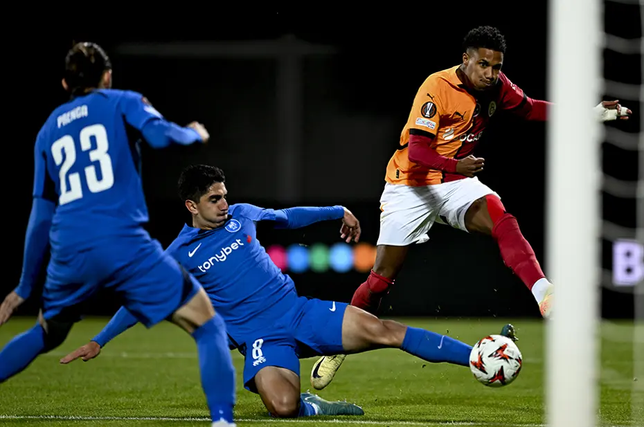 Galatasaray'da yeni sezonun ilk transferi: Sözleşmesindeki madde ortaya çıktı - 6 Galatasaray'da yeni sezonun ilk transferi: Sözleşmesindeki madde ortaya çıktı - 6