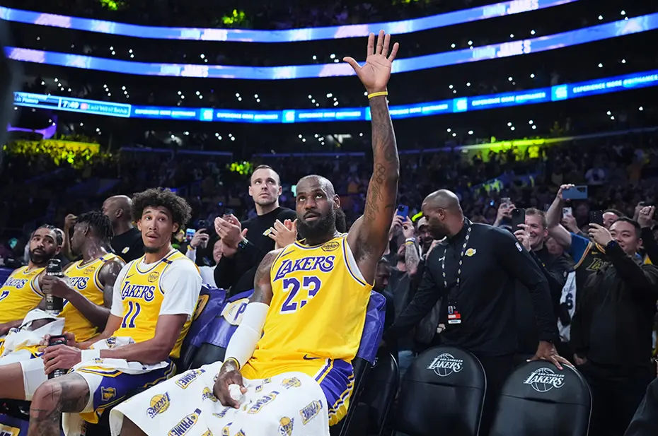 LeBron James'ten tarihi başarı: NBA'de yepyeni bir sayfa açtı - 3 LeBron James'ten tarihi başarı: NBA'de yepyeni bir sayfa açtı - 3