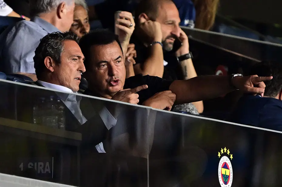 Aylar sonra tribünde ortaya çıkmıştı: Fenerbahçe'de ayrılık gerçekleşiyor - 2