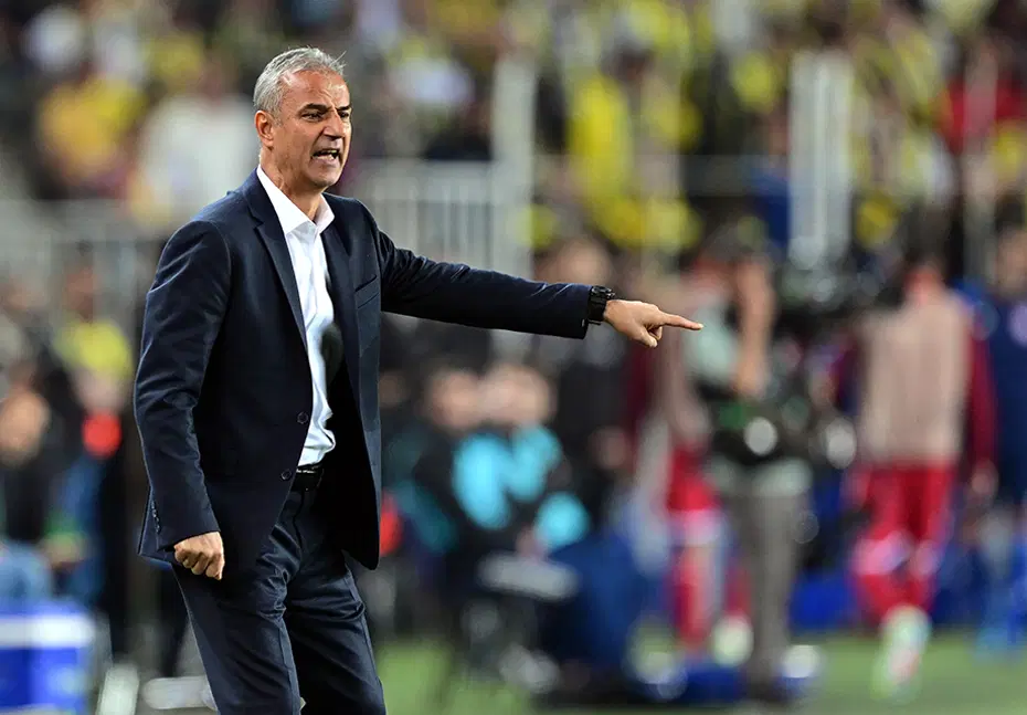 Fenerbahçe'nin 11'i şekillendi: İsmail Kartal'dan 3 futbolcuya kesik - 3 Fenerbahçe'nin 11'i şekillendi: İsmail Kartal'dan 3 futbolcuya kesik - 3