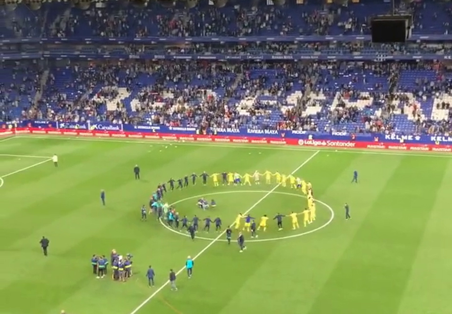 Şampiyonluk kutlamalarında çirkin anlar: Espanyol taraftarları Barcelona oyuncularını kovaladı